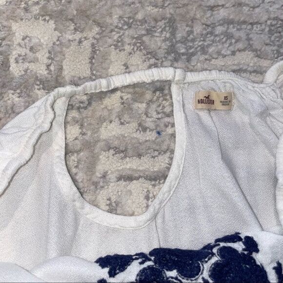 🏷️ 5 for $25 - HOLLISTER Off the Shoulder Embroidered Floral Top - Picture 6 of 7